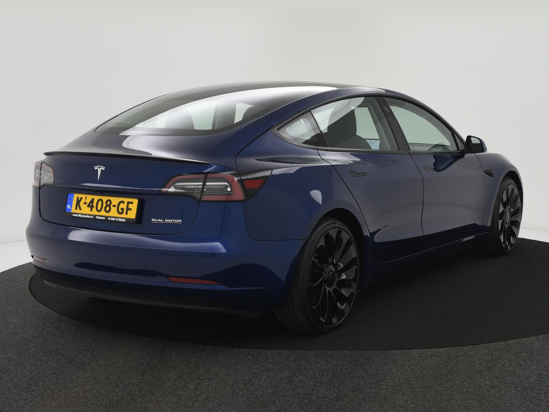 48294953-6.jpg