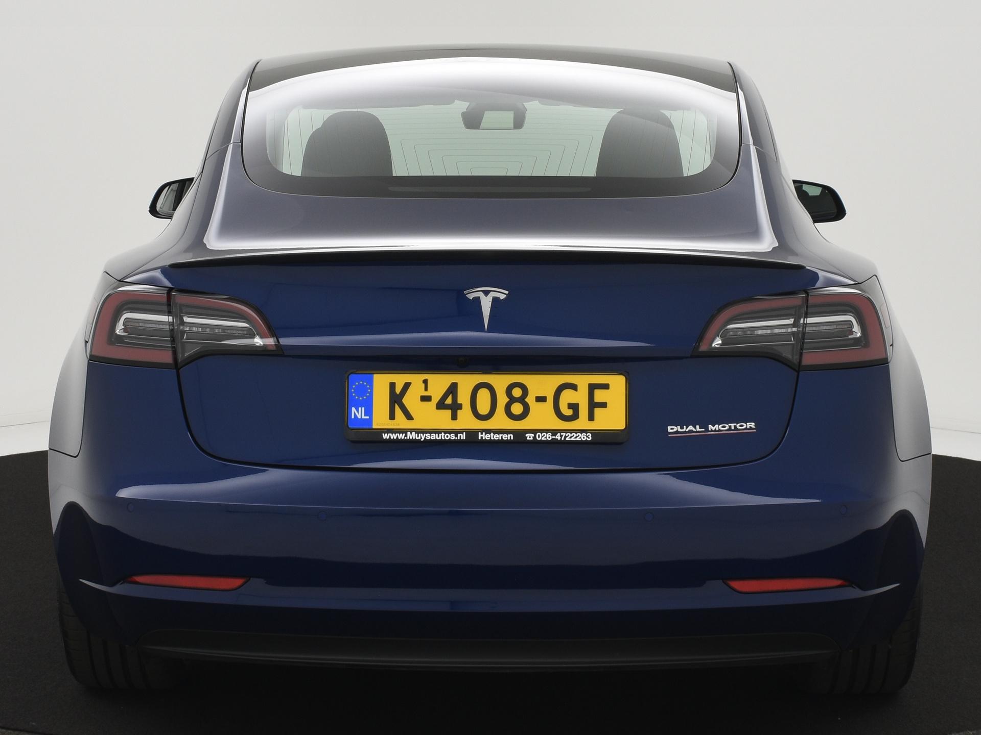 48294953-8.jpg